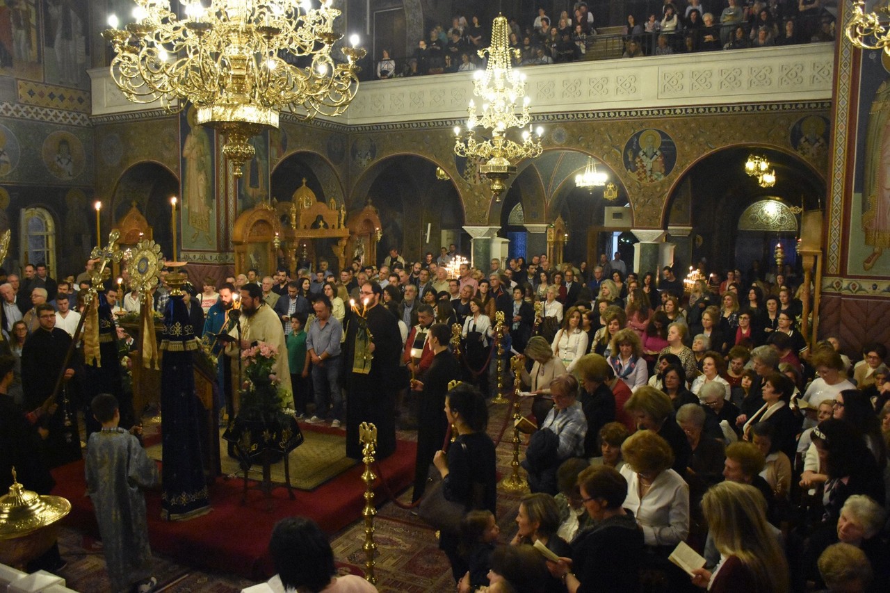 Τελέστηκε ο Ακάθιστος Ύμνος στον Άγιο Αχίλλιο (ΕΙΚΟΝΕΣ)